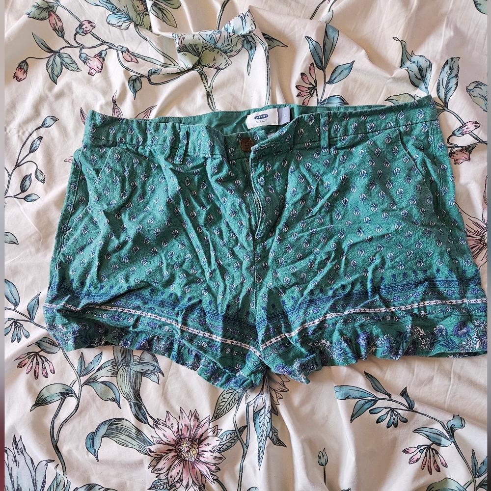 Woman's Green Pattern Shorts
